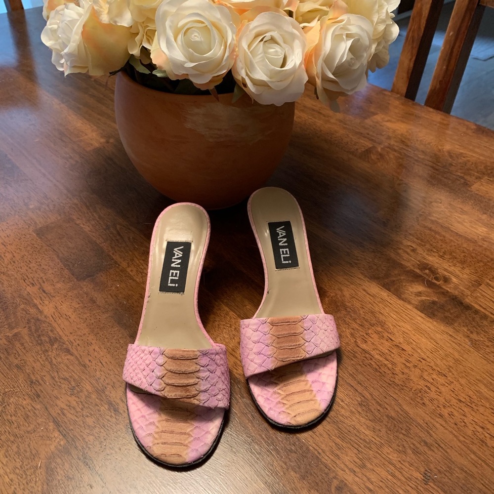 Van Eli Kitten Heels Sz 6